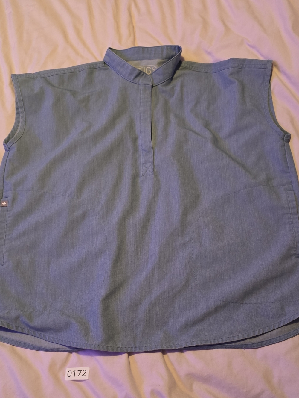 FIGS Women's Rafaela Oversized Scrub Top Size Medium In Light Heathered Blue